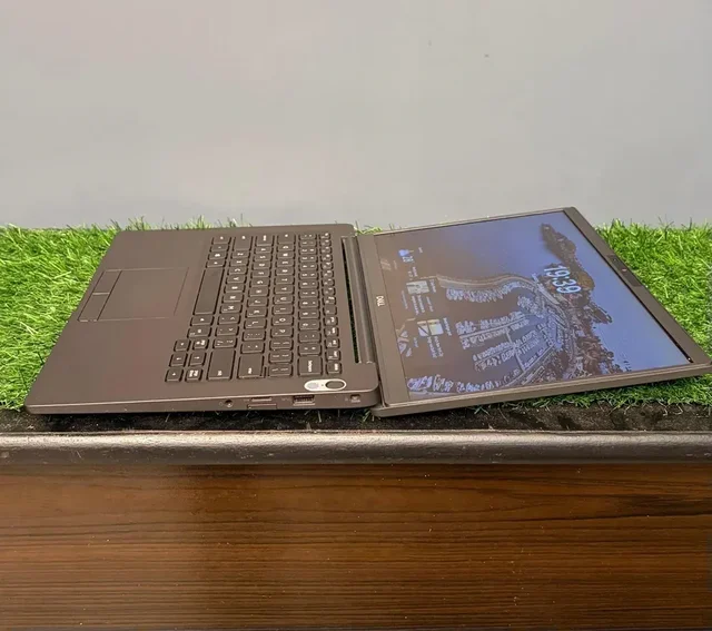 Dell Latitude 7400 8th Gen Laptop (Refurbish) - Gray, A, Corei5 8th, 14, 256GB, 8GB