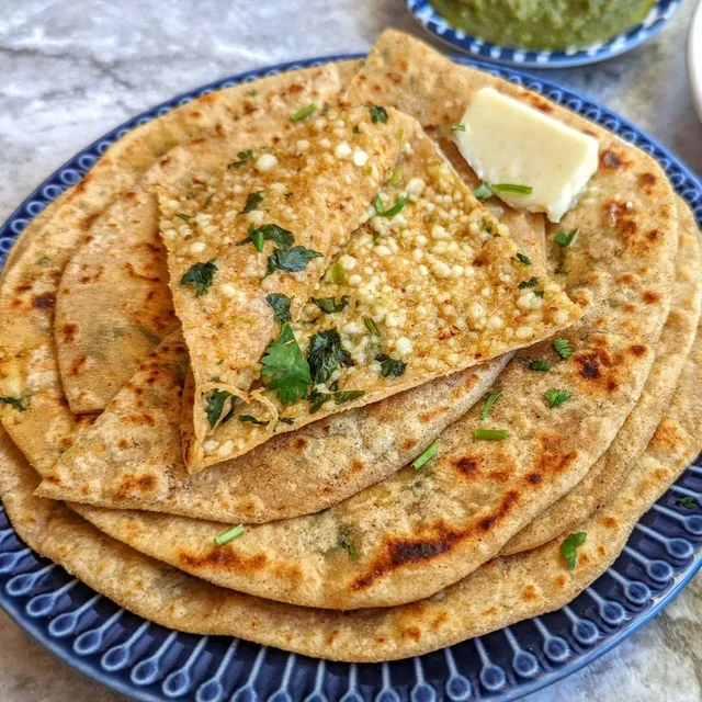 Paneer Paratha (2 parathas + dahi + chutney)