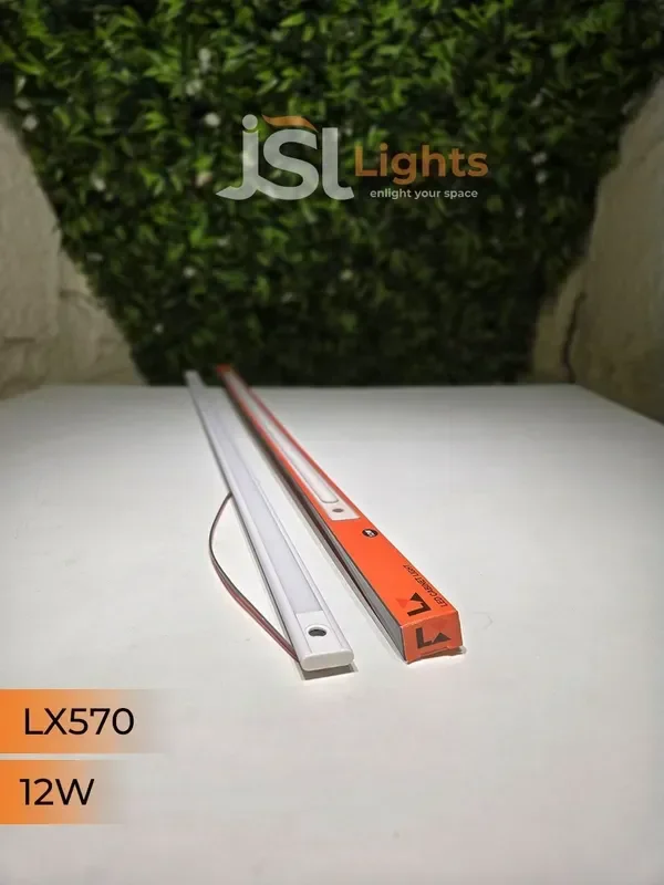LX 570 3C 12W 220V Cabinet Profile Light - 12W, 3C, PKW