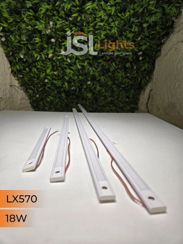 LX 570 18W 220V Cabinet Profile Light - 18W, 4000K