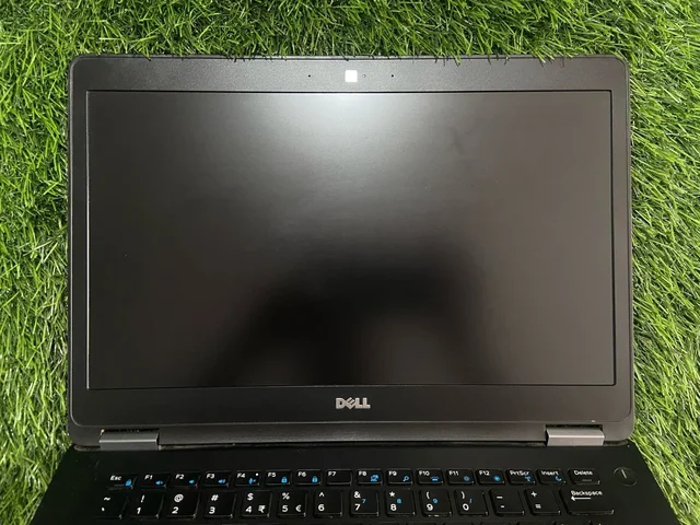 DELL (Refurbished) Dell Latitude E7470 | Core i5 | 8GB RAM | 256GB SSD NVMe | Windows 11 Pro | Original Adapter - Black