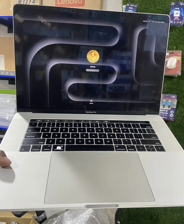 Apple (Refurbished) Apple MacBook Pro 2017 (Model A1707, Touch Bar) | Intel Core i7 | 15.4-inch Retina Display | 16GB RAM | 512GB SSD | Silver | Four Thunderbolt 3 Ports - Silver