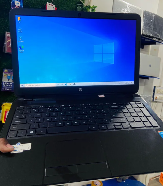 Hewlett-Packard (Refurbished) HP 15 Series 15-r00STX | Intel Core i3 5th Gen | NVIDIA GeForce 2GB Graphics | 15.6-inch Display | 8GB RAM | 256GB SSD | Windows 10 | Original Adapter - Black