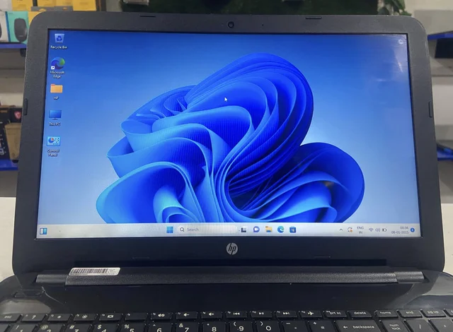 Hewlett-Packard (Refurbished) HP 15 Series 15-bg004AU | AMD A8 | 15.6-inch Display | 8GB RAM | 256GB SSD | Windows 11 | Original Adapter - Black