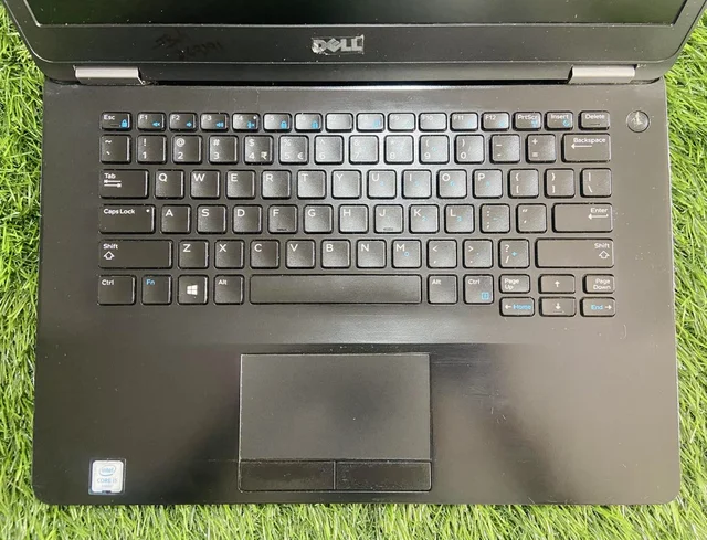 DELL (Refurbished) Dell Latitude E7470 | Core i5 | 8GB RAM | 256GB SSD | Windows 11 Pro | Original Adapter - Black