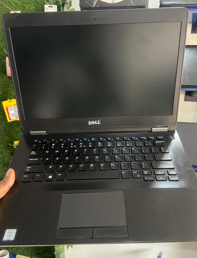 DELL (Refurbished) Dell Latitude E7470 | Core i5 | 8GB RAM | 256GB SSD | Windows 11 Pro | Original Adapter - Black