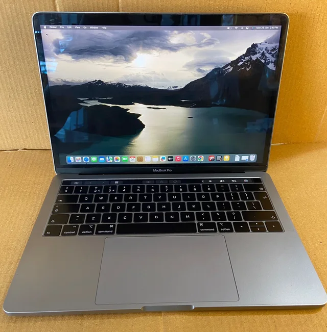 Apple (Refurbished) Apple MacBook Pro A1706 | Intel Core i5 | 8GB RAM | 256GB SSD | 13.3β Retina Display | Touch Bar | macOS | Four Thunderbolt 3 Ports - 13.3 inch, Gray