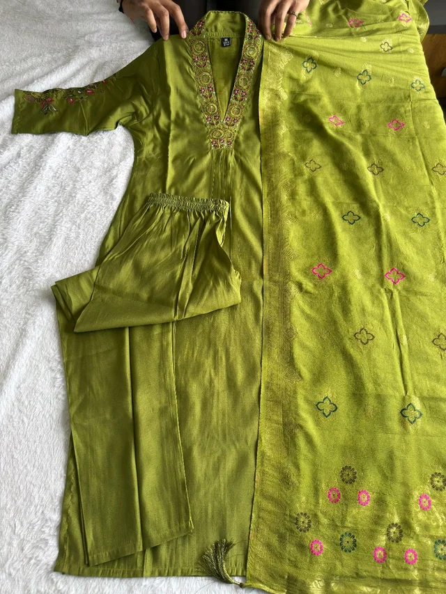Mehandi Green -Niya - M