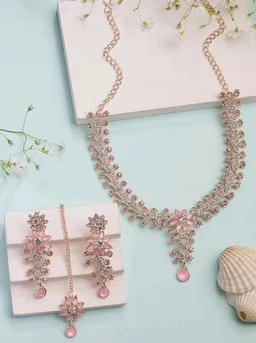 Sukkhi Charming AD Diamonds Studded Floral Choker Necklace with Danlge Earrings Maangtikka Jewellery Set for Women & Girls