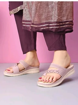 XE Looks Women’s Casual Comfort Sandals with Floral Embellished Strap & Soft Cushioned Footbed