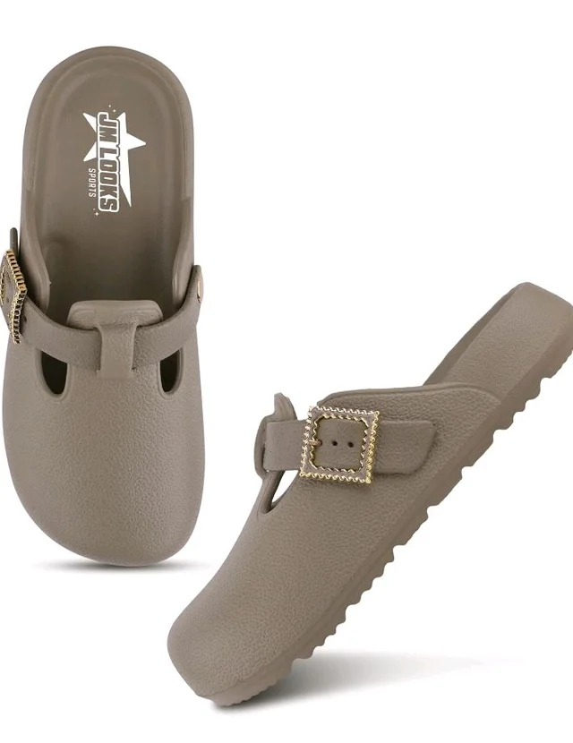 Women Buckle Accent Closed Toe Platform Slide Clogs
Textured upper with a decorative buckle strap delivers a refined modern clog look