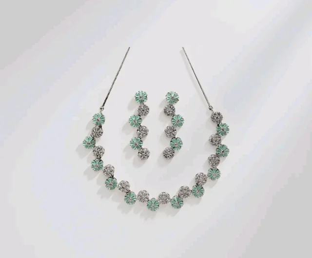 Karatcart Silver Tone Green American Diamond Studded Necklace Set for Women