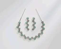 Karatcart Silver Tone Green American Diamond Studded Necklace Set for Women