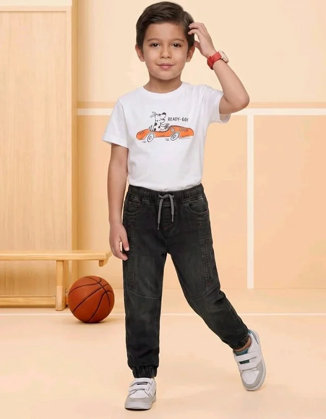 Amazon Brand - Symbol Boys Boys Slim Fit Stretchable Jogger Jeans (Elasticated Waist Band)
- 7-8 Y, Black 8