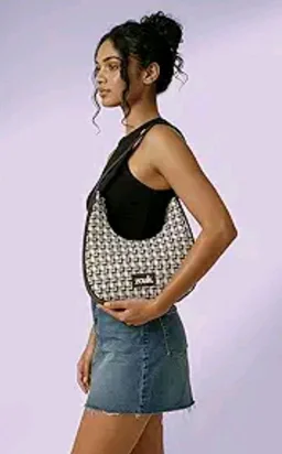 Zouk Pixi Small Shoulder Bag | Vegan Leather Evening Bag for Women with Shoulder Strap, Zip Closure & Water-Resistant Lining | Stylish Handcrafted Purse |