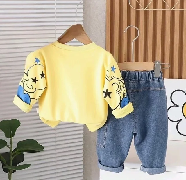 Googo Gaaga Boys Printed T-shirt and Jogger Co-ord Set
Stylish Cotton Clothing Set for Baby Boys with animal prints, Perfect for Everyday Summer Wear
- 2-3 Y, Yellow
