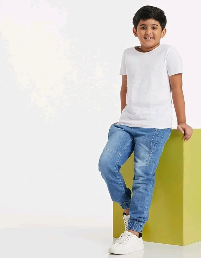 Amazon Brand - Symbol Boys Boys Slim Fit Stretchable Jogger Jeans (Elasticated Waist Band)
- 5-6 Y, Md. Blue 9