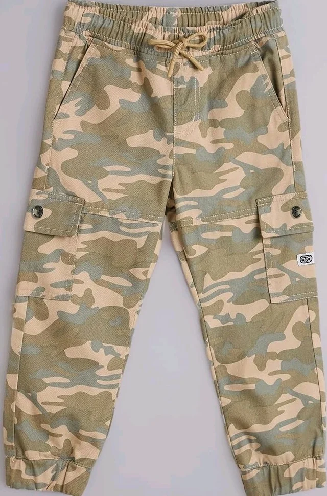 Amazon Brand - Symbol Boy's Cotton Cargo Jogger | Elasticated Waistband and Cuff | Stretchable | Age 2-14 Years
- 2-3 Y, Khaki como