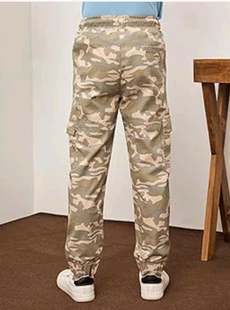 Amazon Brand - Symbol Boy's Cotton Cargo Jogger | Elasticated Waistband and Cuff | Stretchable | Age 2-14 Years
- 3-4 Y, Khaki como