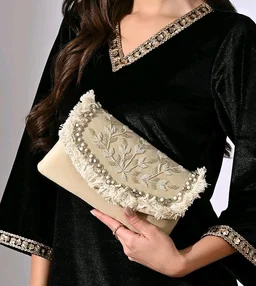 the store
4.6 out of 5 stars 9
Lavie Signature Women's Irvine Embroidered Envelop Clutch | Ladies purse |Gift For Women