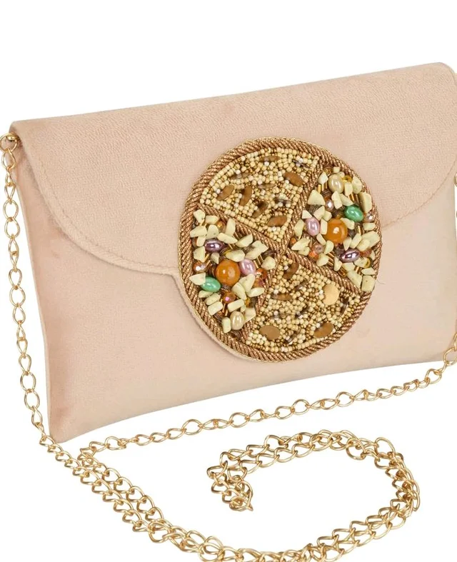 INAAYA - Bridal Accessories Store
3.8 out of 5 stars 90
Women's Suede Zardozi Designer Wedding Sling Clutch Bag Purse with Circular Embellishment of Multi Stones and Embroidery