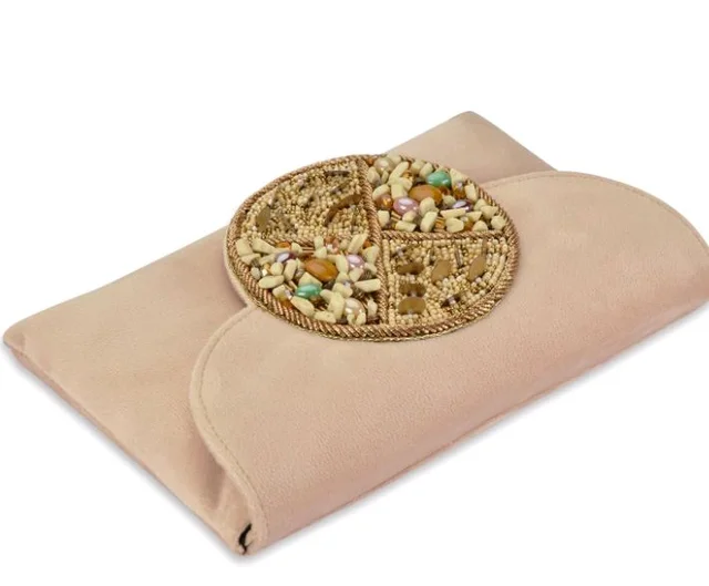 INAAYA - Bridal Accessories Store
3.8 out of 5 stars 90
Women's Suede Zardozi Designer Wedding Sling Clutch Bag Purse with Circular Embellishment of Multi Stones and Embroidery