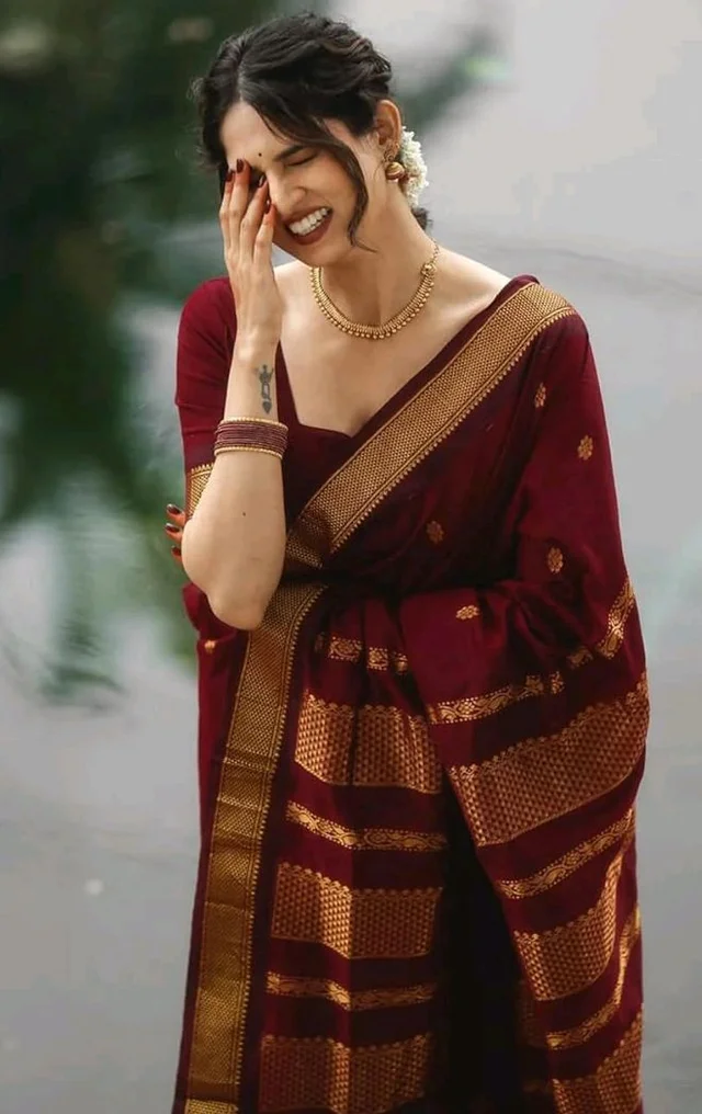 Yashika Store
3.7 out of 5 stars 696
Yashika Women's Banarasi Kanjivaram Cotton Silk Saree With Unstitched Blouse Material
400+ bought in past month
