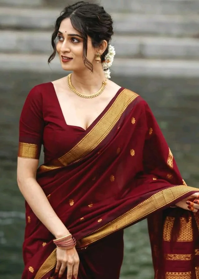 Yashika Store
3.7 out of 5 stars 696
Yashika Women's Banarasi Kanjivaram Cotton Silk Saree With Unstitched Blouse Material
400+ bought in past month