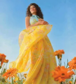 Visit the Garden Vareli Store
3.8 out of 5 stars 149
Garden Vareli Floral Print Nara Chiffon