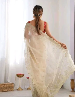 Brand: SARETRA MALL
4.0 out of 5 stars 1
SAREEZAA Women's Shimmer Organza Foil Droplets With Bead Saree with Unstitched Blouse Piece