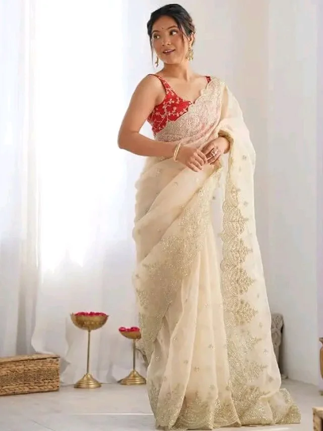 Brand: SARETRA MALL
4.0 out of 5 stars 1
SAREEZAA Women's Shimmer Organza Foil Droplets With Bead Saree with Unstitched Blouse Piece