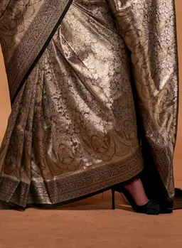 SWORNOF Women's Banarasi silk Saree With Unstitched Blouse Piece