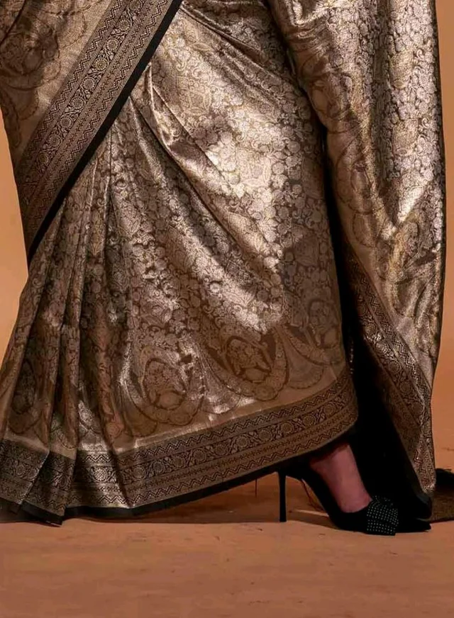SWORNOF Women's Banarasi silk Saree With Unstitched Blouse Piece