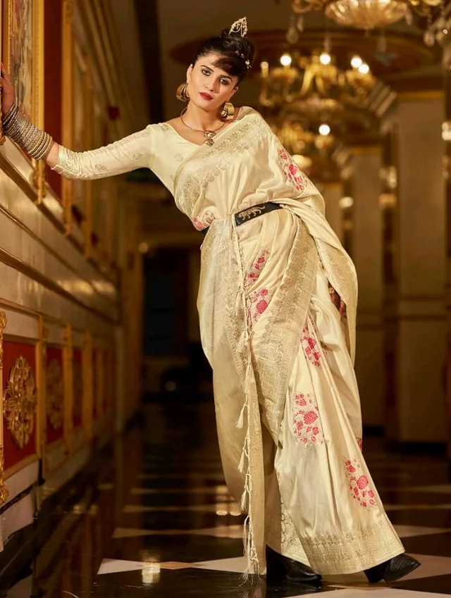 SWORNOF Women's Banarasi silk Saree With Unstitched Blouse Piece