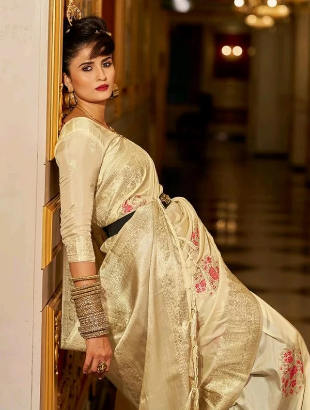 SWORNOF Women's Banarasi silk Saree With Unstitched Blouse Piece