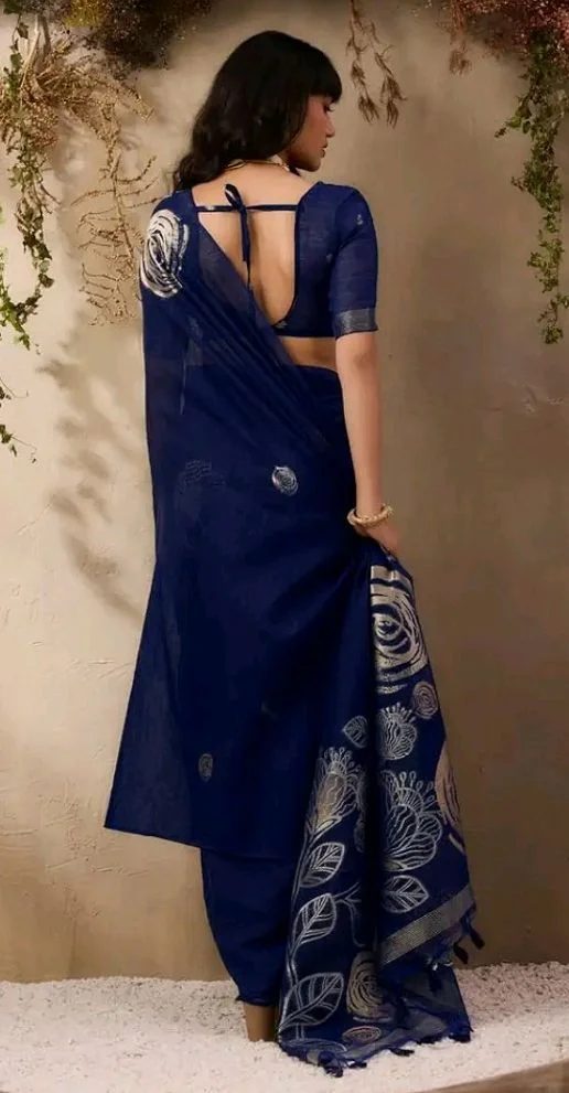 Brand: SWORNOF
4.2 out of 5 stars 7
SWORNOF Women's Munga Handloom Cotton Saree with Unstitched Blouse Piece