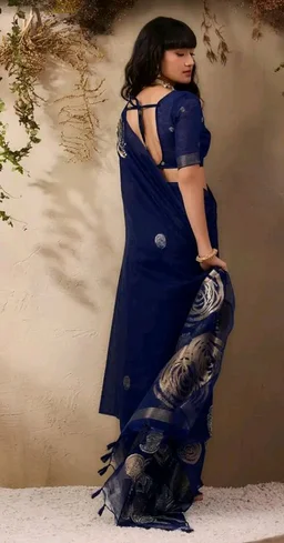 Brand: SWORNOF
4.2 out of 5 stars 7
SWORNOF Women's Munga Handloom Cotton Saree with Unstitched Blouse Piece