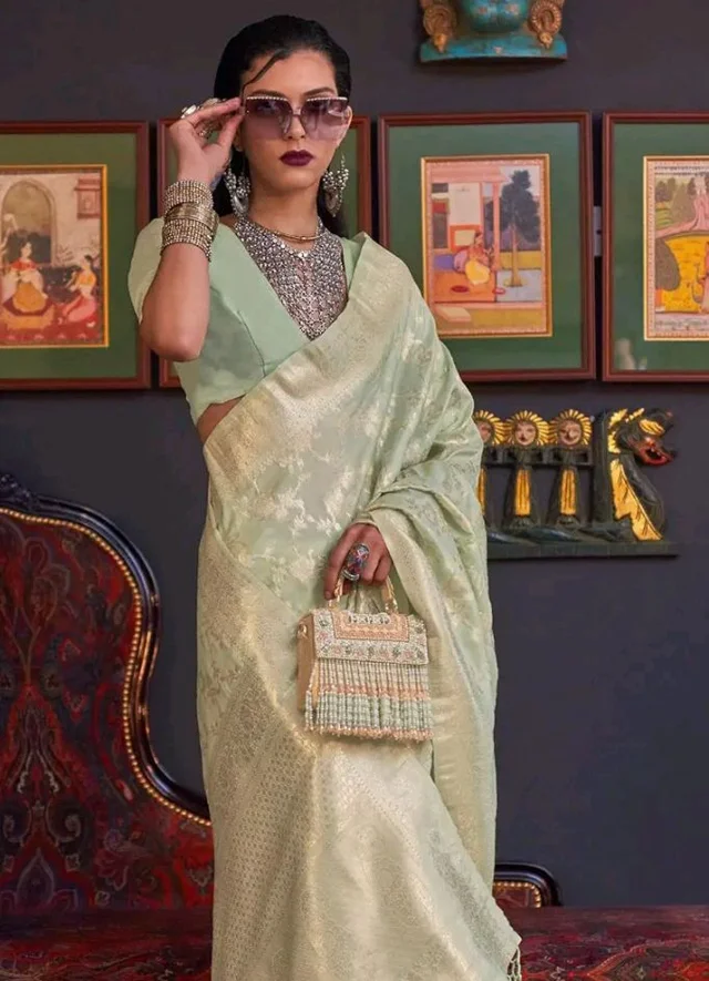 SWORNOF Women's kanjivaram banarasi silk saree for Patola festival Wedding silk with rich pallu Design sarees for women with blouse piece
