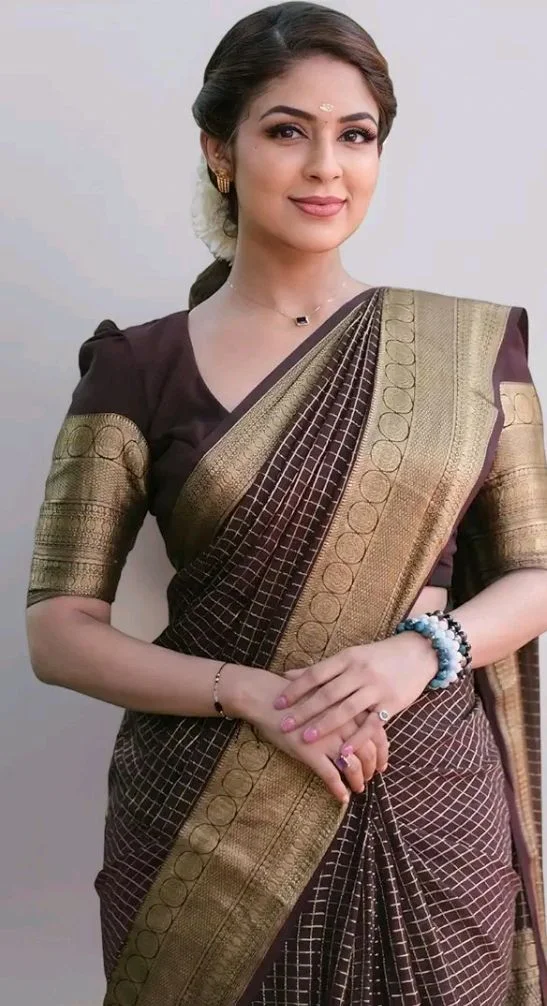 Sugathari Women's Maroon Banarasi Kanchipuram Art Silk Saree for Women – Traditional Wedding & Party Saree with Blouse Piece – Ethnic Indian Silk Saree for Bridal, Festive (KS-156)
50+ bought in past month