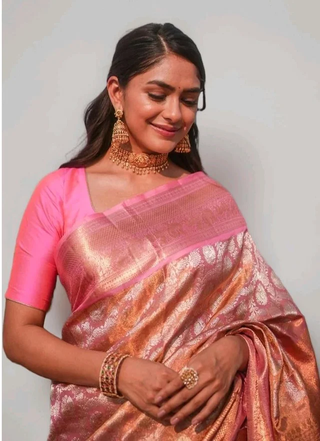 Women's Kanjivaram Woven Soft Silk Saree With Blouse Piece