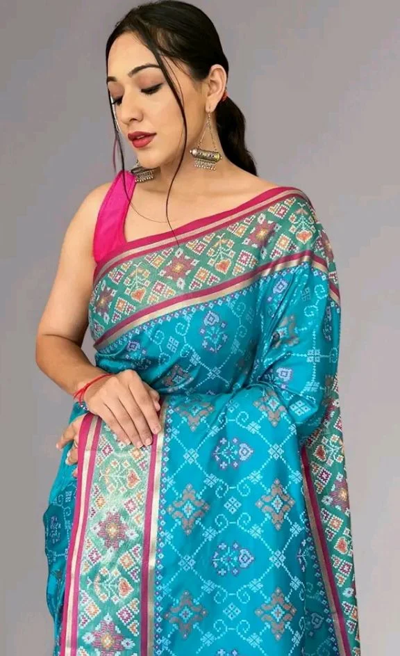 SGF11 Women's Kanjivaram Patola Silk Saree Silk Saree Pure Golden Zari With Blouse Piece