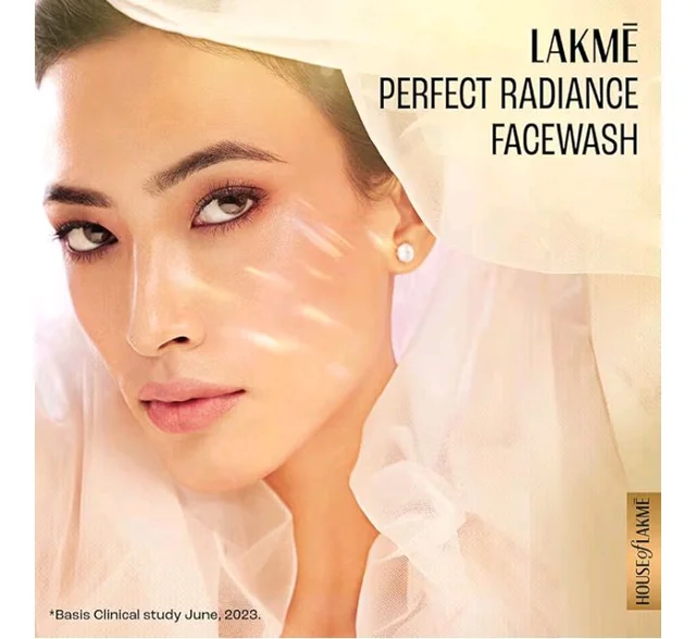 Lakme Perfect Radiance Brightening Facewash with 98% Pure Niacinamide Complex | For Glowing Skin with Glycerin | Known to Reduce Pigmentation | 100gm