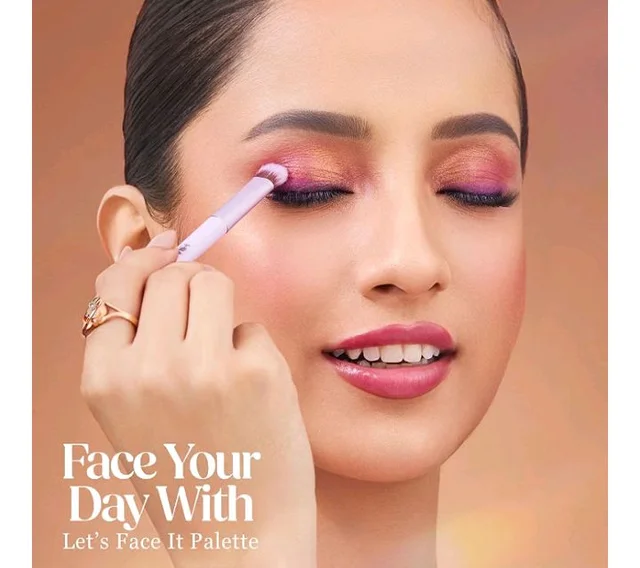 Hilary Rhoda Let’s Face It Face Palette | Highlighter & Blush | Contour | 9 Eyeshadows | Super-Fine Particles | No Fallout | Matte & Shimmer Finish -23.4g (Sun Downer |Shade 02)