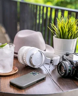 Audio-Technica Ath-M20Xbt Wireless Over-Ear Headphones, Bluetooth 5.0, 60-Hour Battery Life, 40 mm Drivers, Hi-Fi Sound, Built-in Mic, AAC/SBC Codec Support (White)