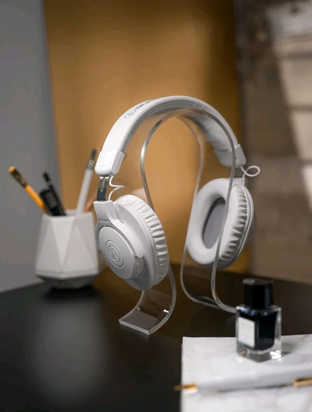 Audio-Technica Ath-M20Xbt Wireless Over-Ear Headphones, Bluetooth 5.0, 60-Hour Battery Life, 40 mm Drivers, Hi-Fi Sound, Built-in Mic, AAC/SBC Codec Support (White)