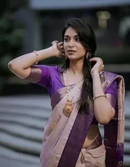Visit the Yashika Store
4.0 out of 5 stars 78
Yashika Women Banarasi Kanjivaram Silk Saree Set with Blouse |saree for Women | Saree | New Sari | Latest Saree
50+ bought in past month