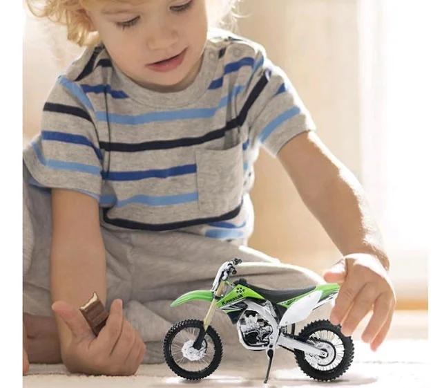 Risopen 1:12 Dirt Bike Toy Motorcycle Model Kawasaki KX450F Green
Motocross style smooth paint finish fits 5-7" figuresGreat gift for boys aged 8 to 14 years