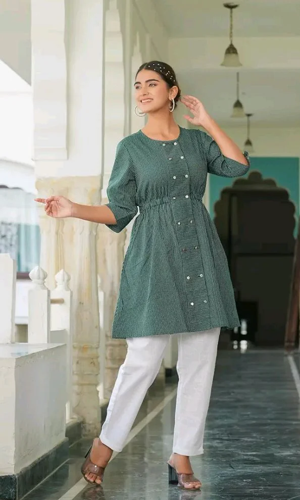 Yash Gallery Women's Cotton Straight Fit Straight Kantha Striped Printed 3/4 Sleeve Round Neck Short Kurta Tops
- L