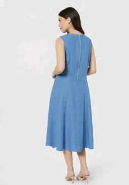 Amazon Brand - Symbol Women's Cotton Tencel Denim A-Line Dress | Sleeveless, Round Neck, Midi Length, Back Zip (Available in Plus Sizes)
- 2XL