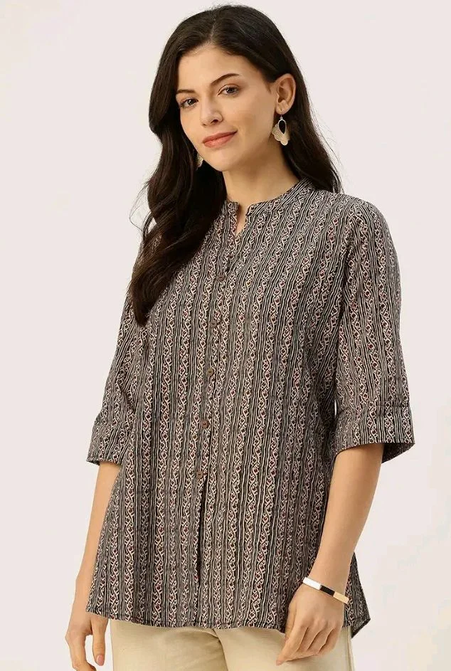 Printed Mandarin Collar top – Casual & Chic (S-3XL)
- 3XL